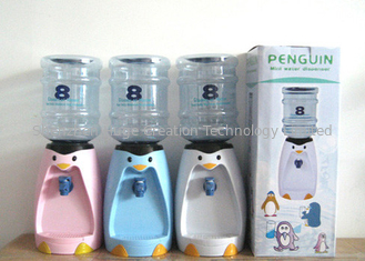 China 2.5 Liters Miniature Penguin Water Dispenser Mini Water Drink Dispenser 8 Glasses Cartoon Drinking Drinkware Cups supplier