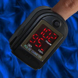 Digit Fingertip Pulse Oximeter , Spo2 Recording Pulse Oximeter Machine supplier